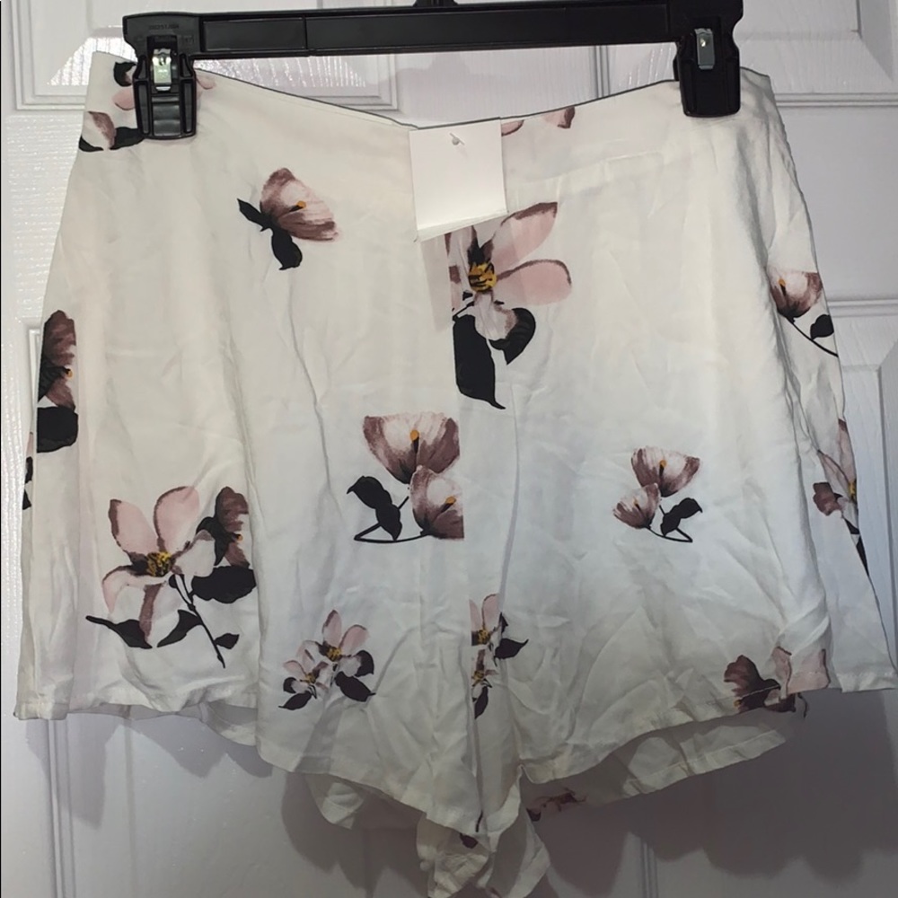 Tobi flowy shorts